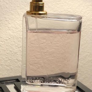 Burberry her 1/4 missing